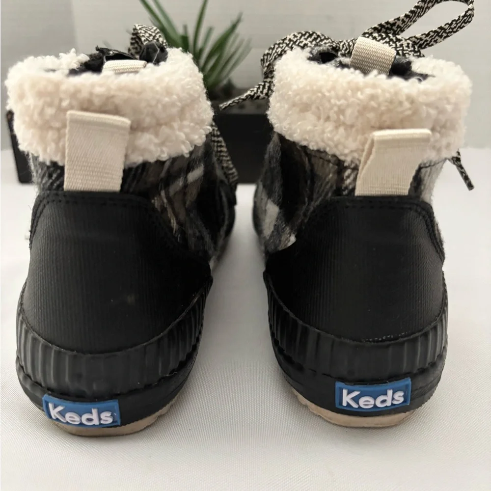 KEDS ANKLE HIGH SCOUT BOOTS FLEECE INSOLE RUBBER OUTSOLE COMFY SNEAKER BOOT SZ 8 - Picture 3 of 10